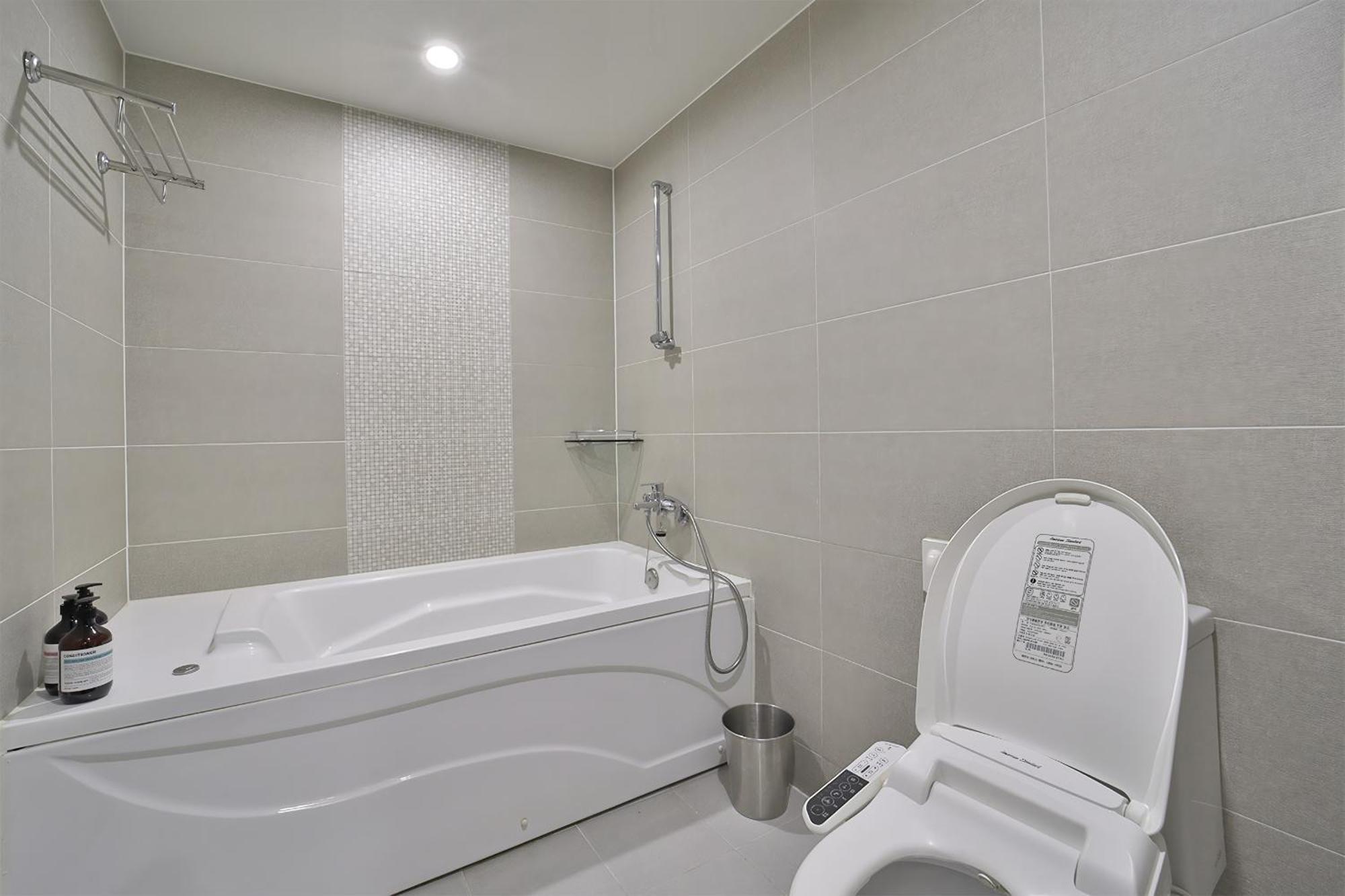 Busan Platinum Hotel Nampo Bagian luar foto