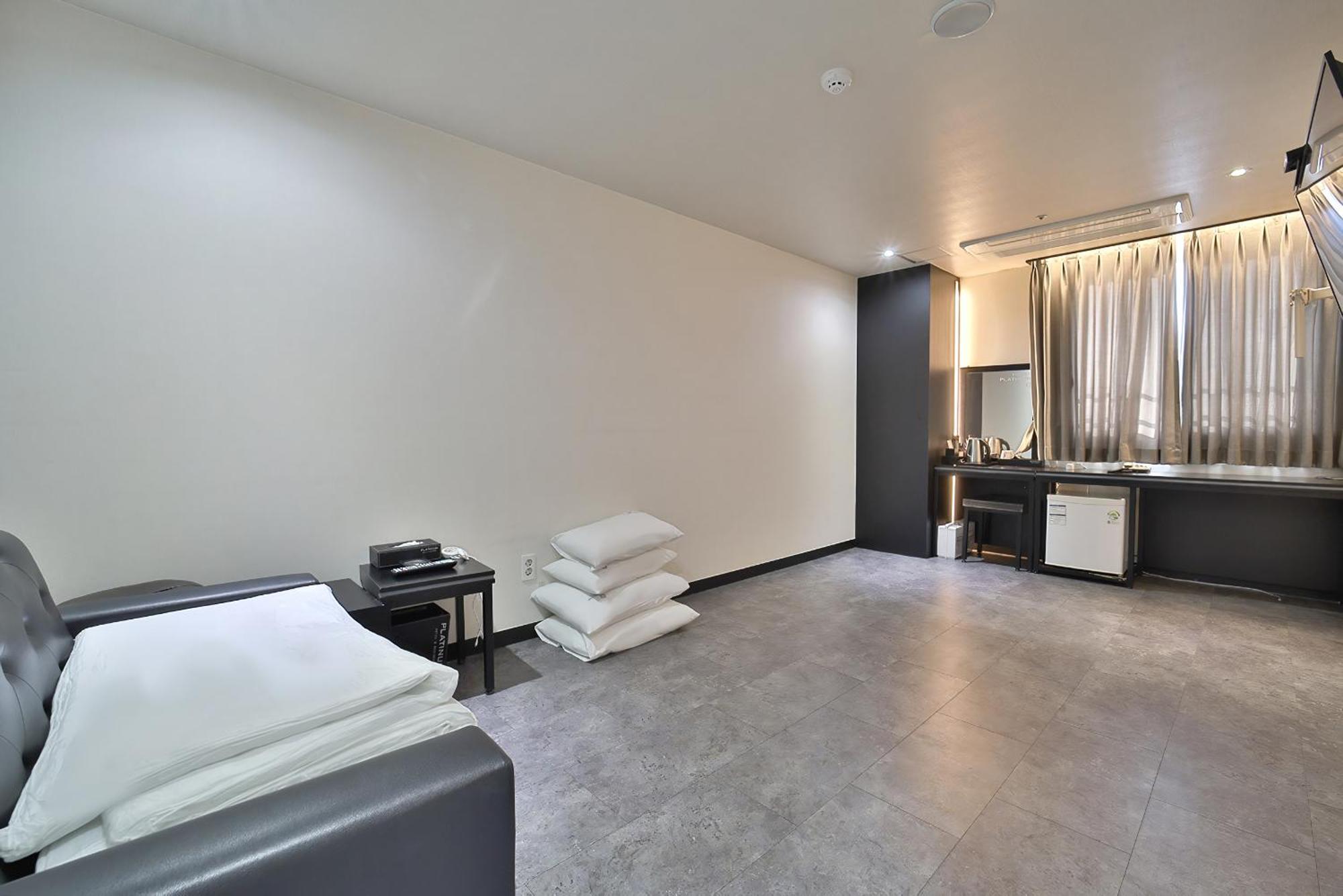 Busan Platinum Hotel Nampo Bagian luar foto
