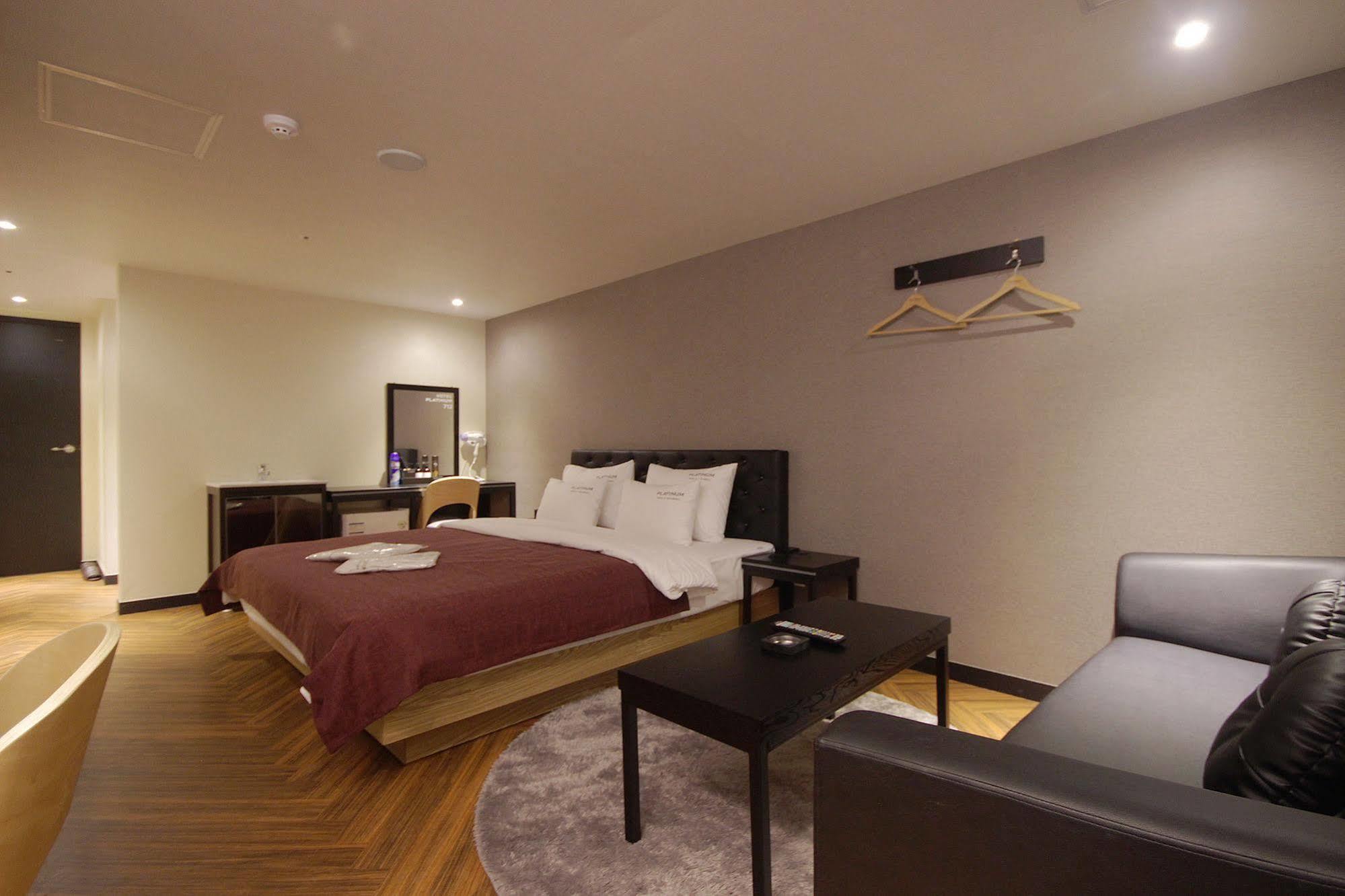 Busan Platinum Hotel Nampo Bagian luar foto