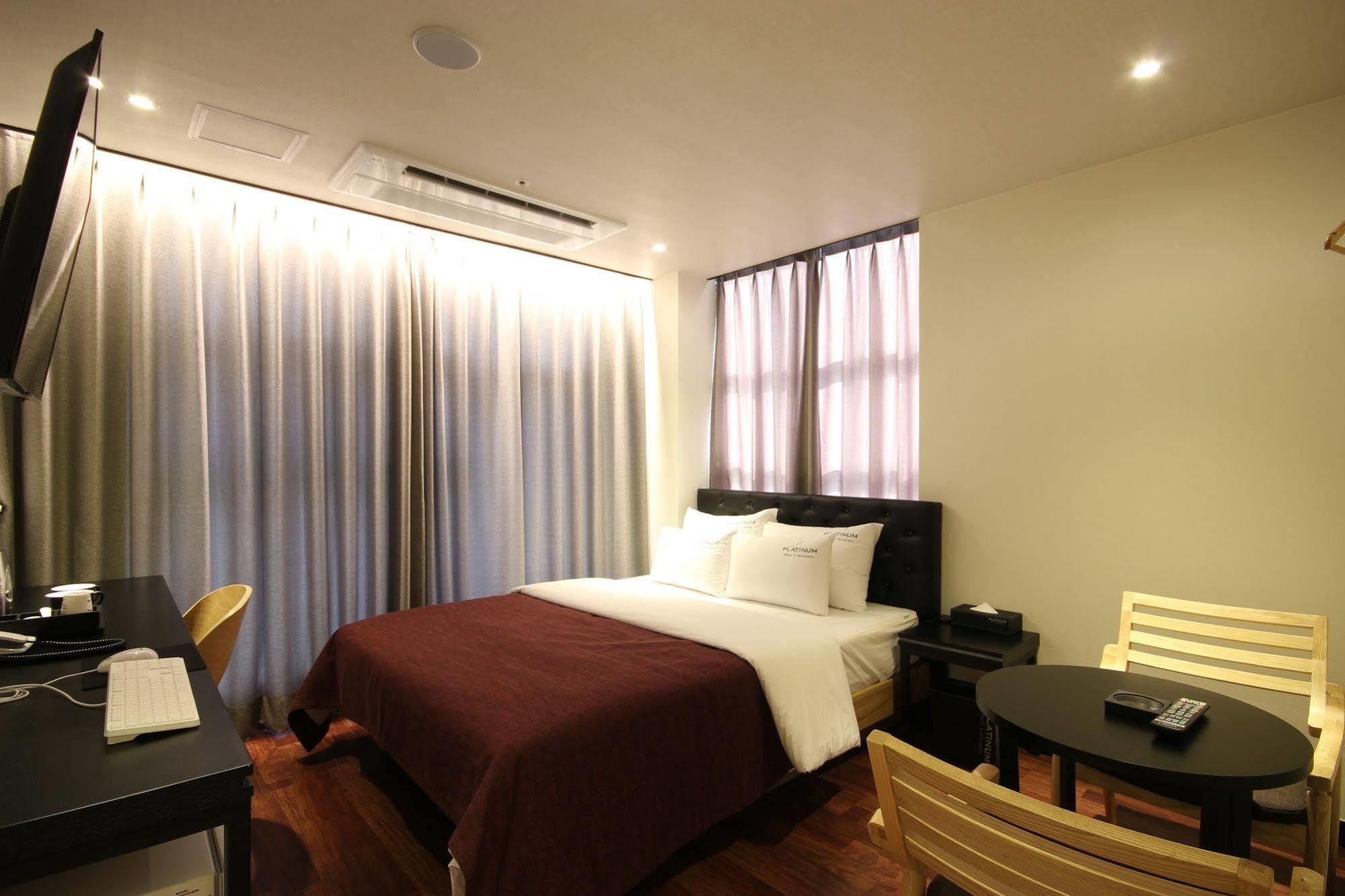 Busan Platinum Hotel Nampo Bagian luar foto