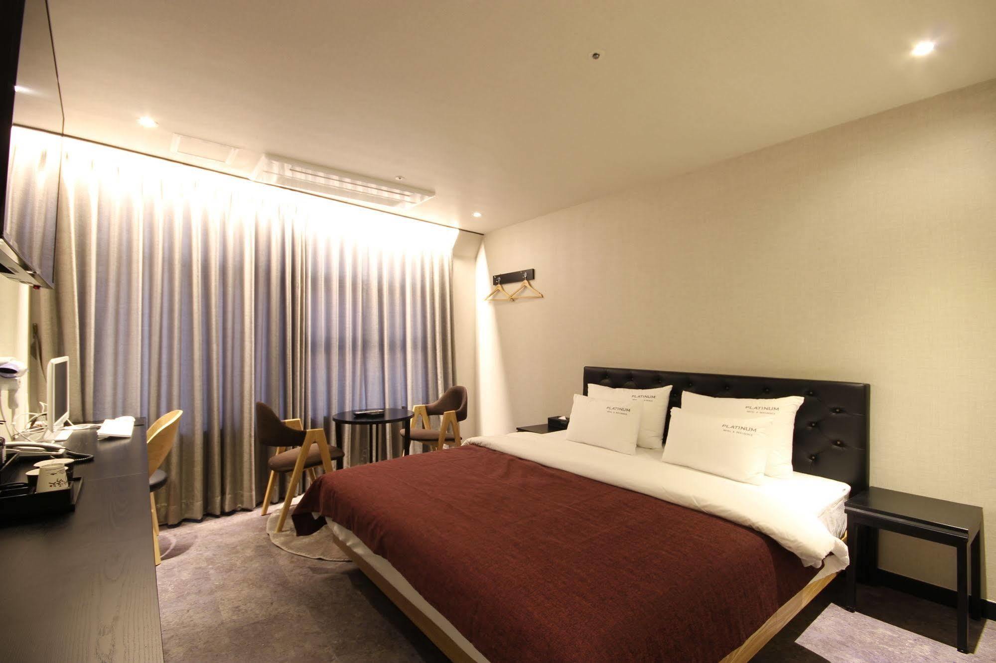 Busan Platinum Hotel Nampo Bagian luar foto