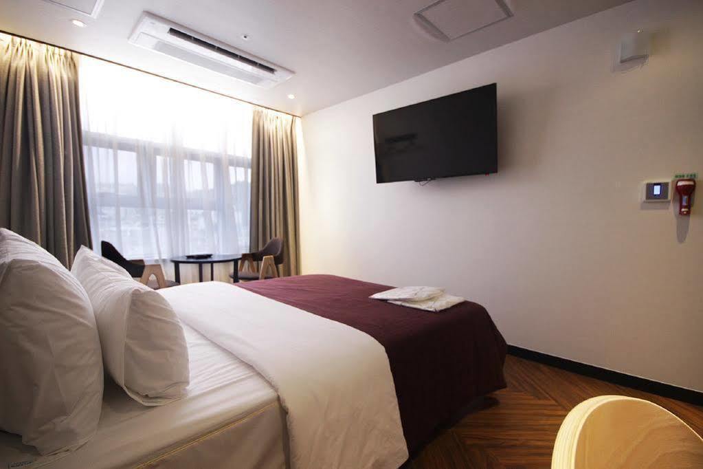 Busan Platinum Hotel Nampo Bagian luar foto